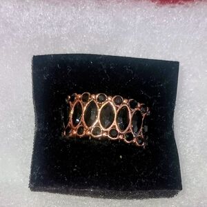 Chic Black and Gold Women's Ring